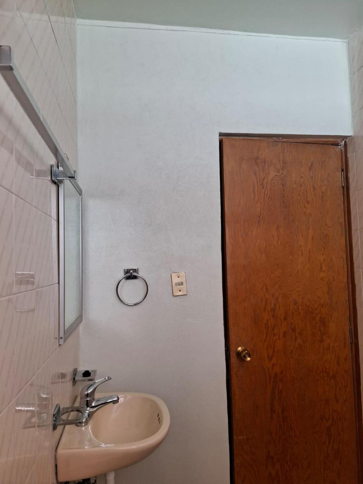 Confortables En Zona Residencial De Vista Bella, Michoacan * Morelia